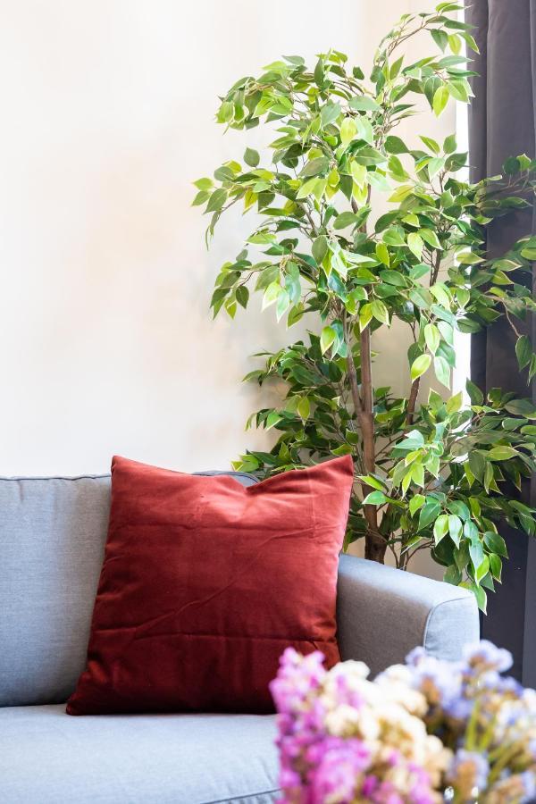 Elegant Studio In The Heart Of The Town Букурещ Екстериор снимка